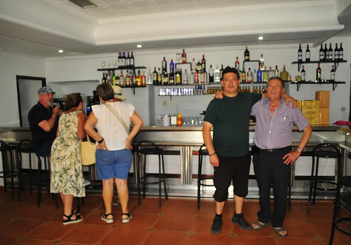 Bar Los Migueles, en Mecina Bombarón: migas los sábados y arroz los domingos