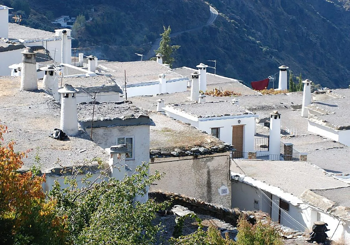La Alpujarra, destino de turismo rural: gastronomía, artesanía, fiestas y alojamientos